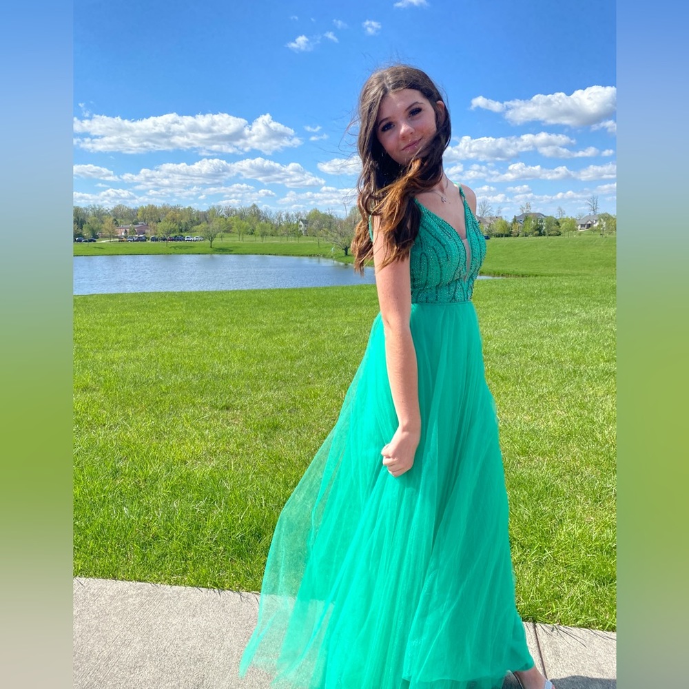 Selling my junior year prom dress!!